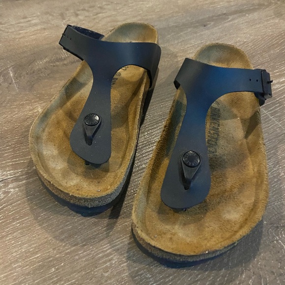 Birkenstock Gizeh Sandals - Picture 2 of 4